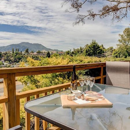 Treetop Hideaway - Taupo Holiday Home Exteriör bild